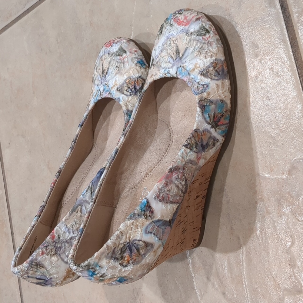Aerosoles Multi Color Floral Cork Wedge Shoes Padded Comfort Size 6 NWOT - Picture 2 of 6